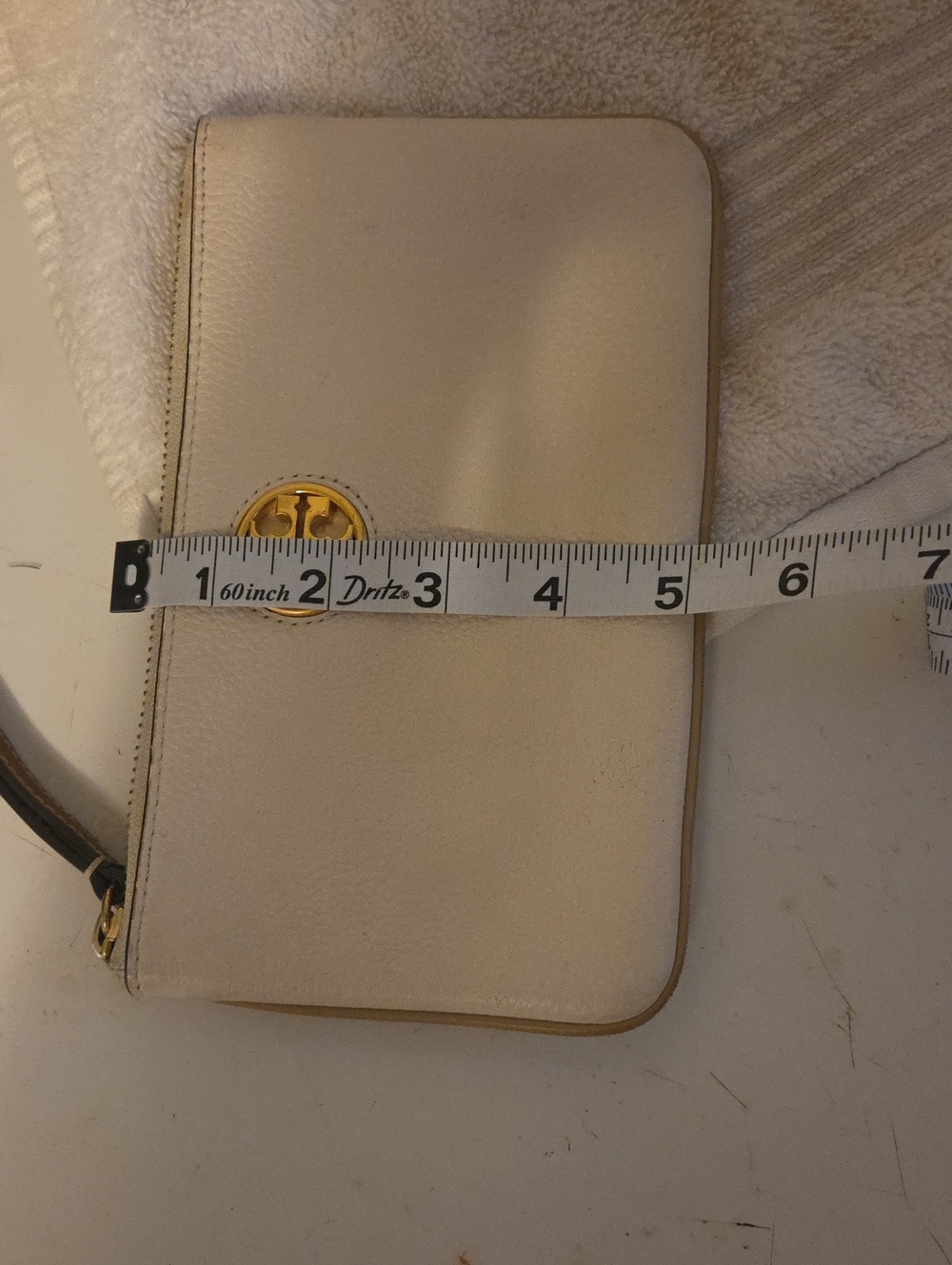 Tory Burch Cream Wristlet Clutch with Gold Logo Preloved Great Condition - Picture 6 of 8